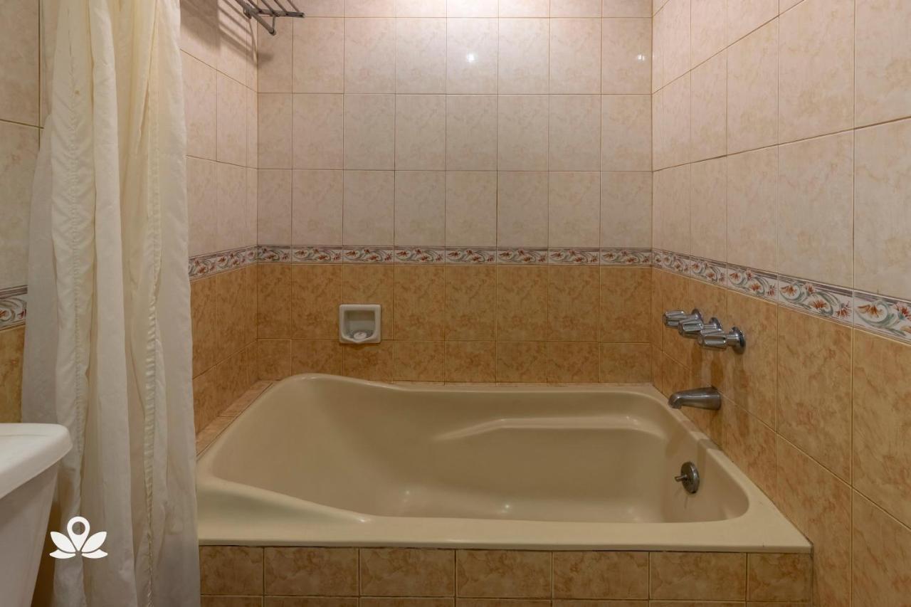 Zen Rooms Camelot Hotel Qc Bandar Quezon Luaran gambar